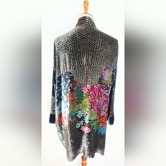 JOHNNY WAS RAYON SILK BLEND KIMONO STYLE JACKET - Picture 3 of 11